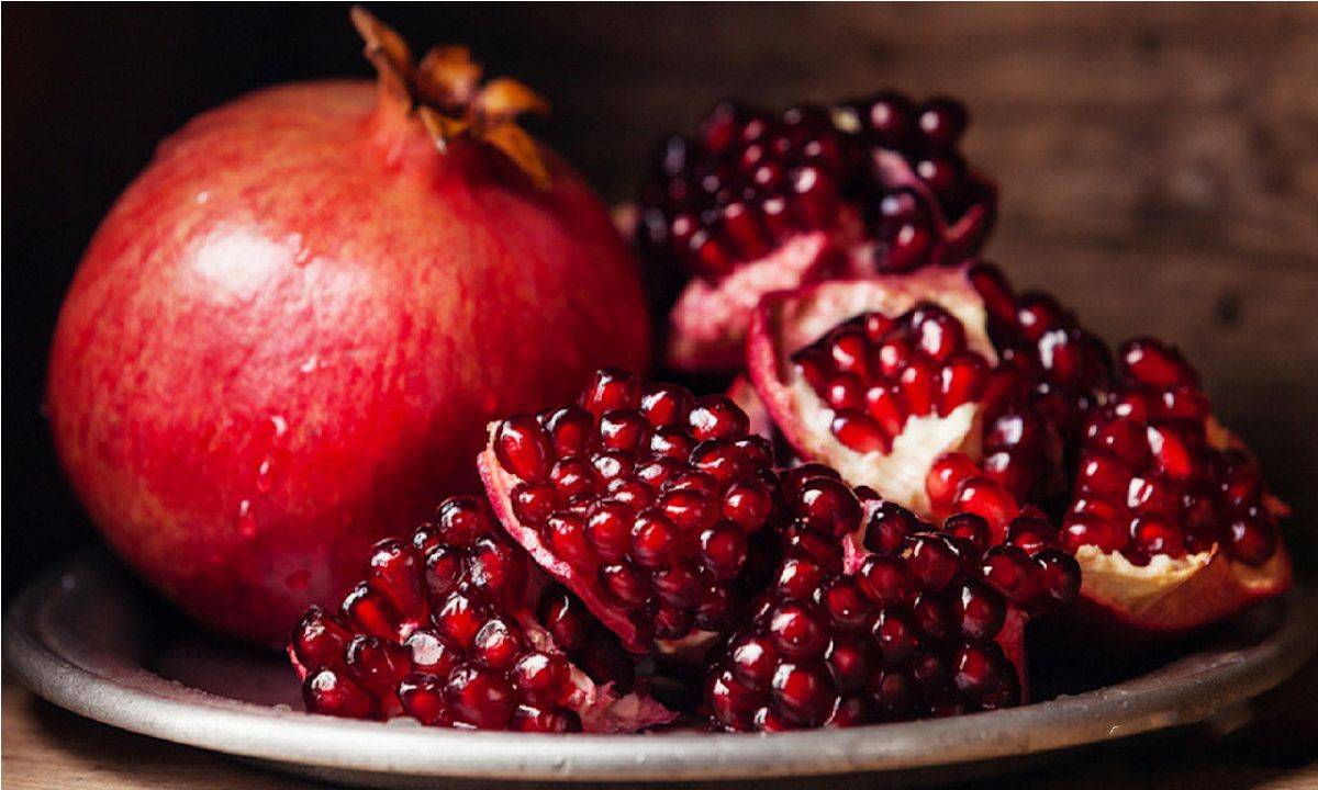 میله انار در تگاب؛ انار میوه بهشتی است