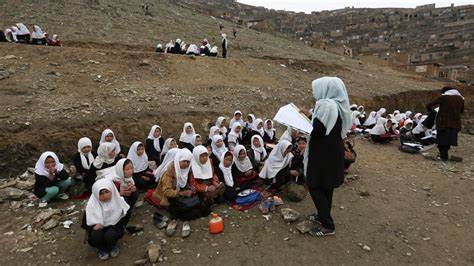 یونیسف: ۴.۲ میلیون کودک در افغانستان از درس محروم‌ شده‌اند