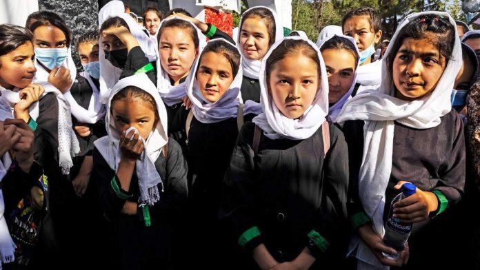 کمیته سویدن برای افغانستان از طالبان خواست تا مکاتب دخترانه را بازگشایی کنند