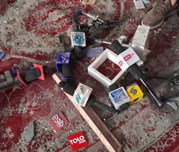 در اثر یک انفجار در مزارشریف پنج خبرنگار زخمی شدند