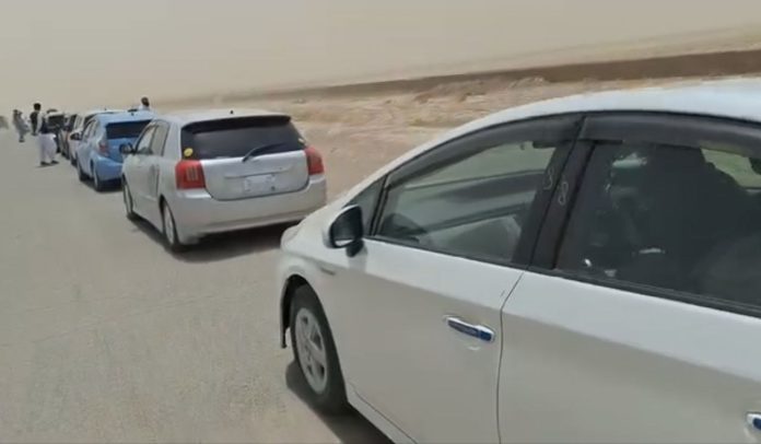 همدلی جوانان هراتی با مهاجران